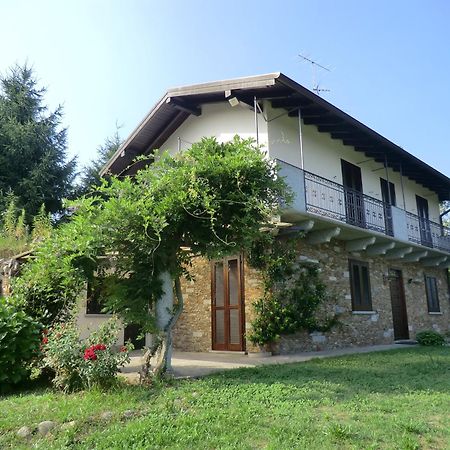 Vila Casale Cadeloro Nebbiuno Exteriér fotografie